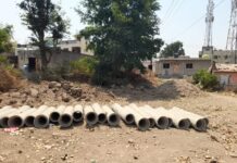 अवसरी खुर्द न्हावीवाडा येथे नागरी सुविधा पुरवण्यास ग्रामपंचायतची टाळाटाळ