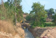 धामणी गाव होणार पाणीदार ; शेतकऱ्यांनी एकत्र येत सुरू केले पाईपलाईनचे काम